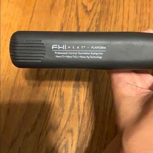 Used FHI Heat Platform Ceramic Styling Iron